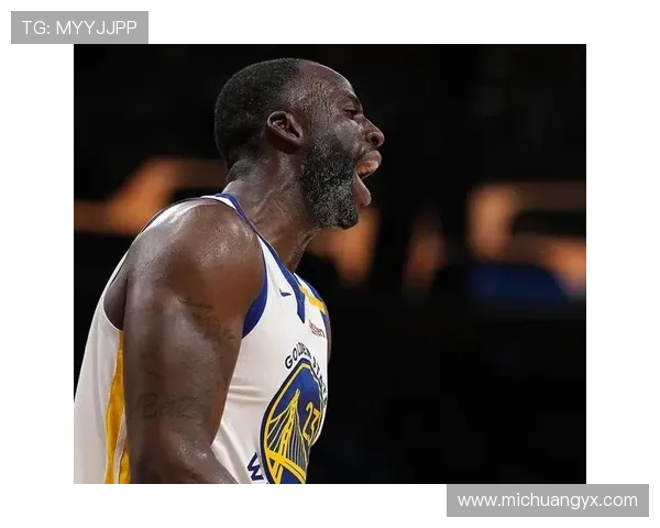 勇士快速反击展现精彩配合 波斯特外线三分命中瞬间点燃全场