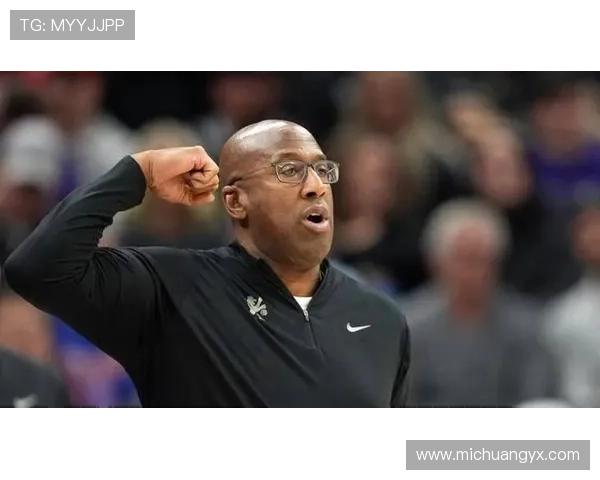 迈克布朗在勇士拓展进攻理念但坚实防守基础依然不可或缺